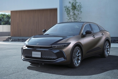 CROSSOVER G“Leather Package”(2.5Lハイブリッド車)