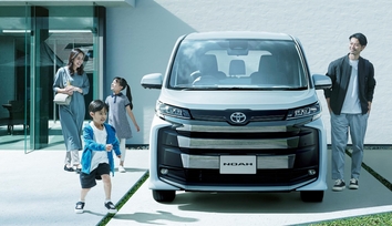 【モデル入り素材】S-Z（ハイブリッド・2WD・7人乗り）