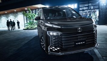 【モデル入り素材】S-Z（ハイブリッド・2WD・7人乗り）